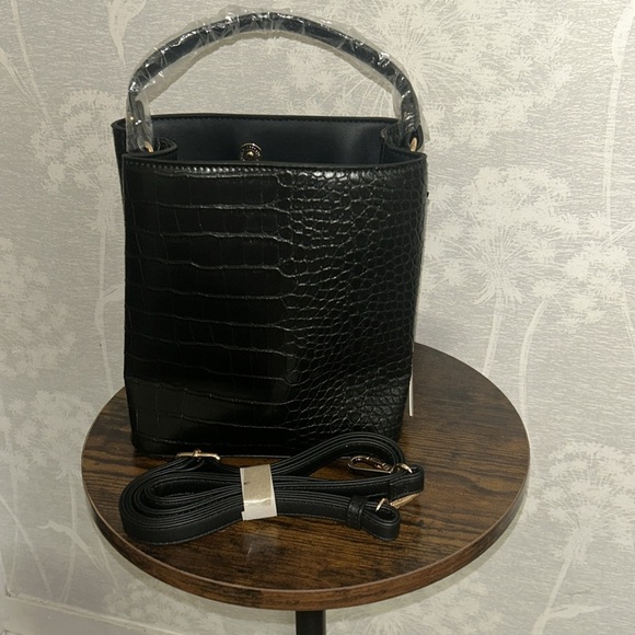 NWT AOTA Black Vegan Leather Purse - Picture 3 of 3